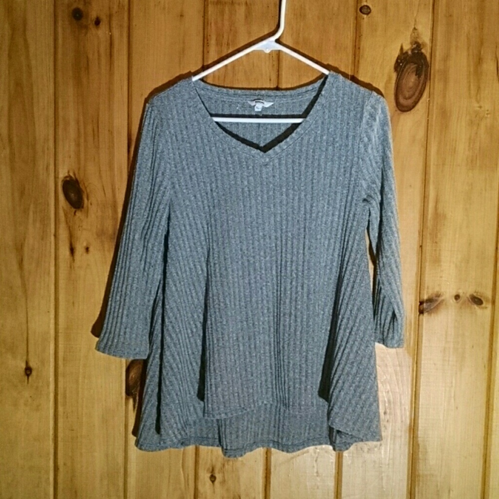 Casual classic V-neck tee